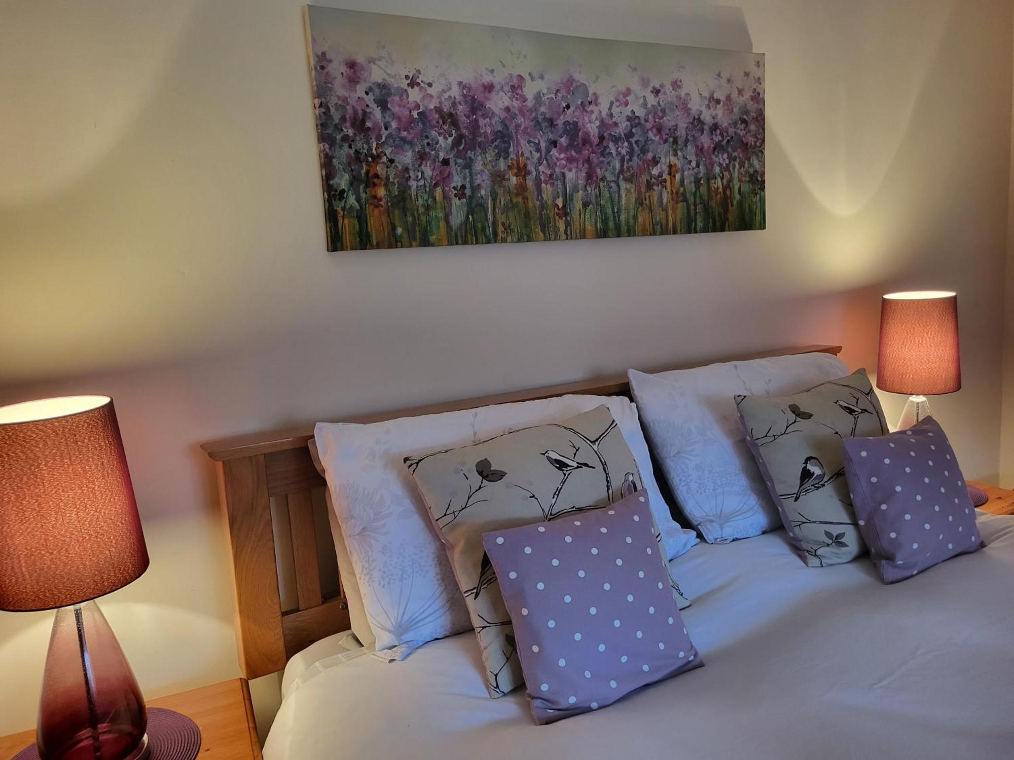 Grayz Townhouse - Free Onsite Parking For 2 Cars Villa Lincoln Bagian luar foto